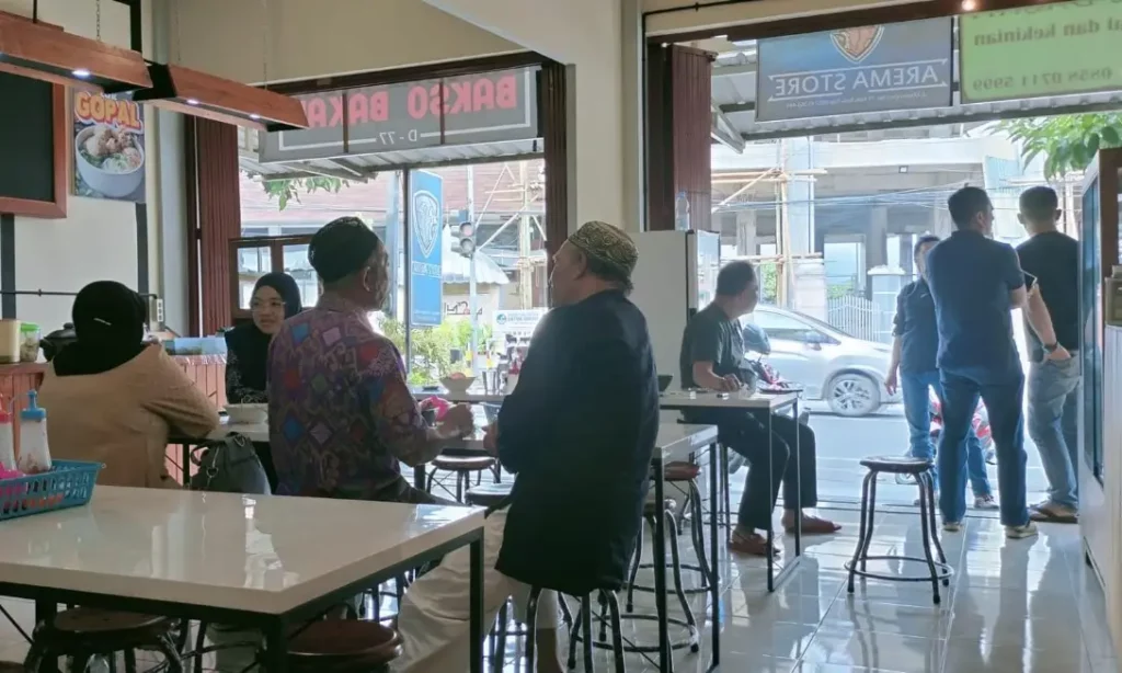 desain warung makan pinggir jalan